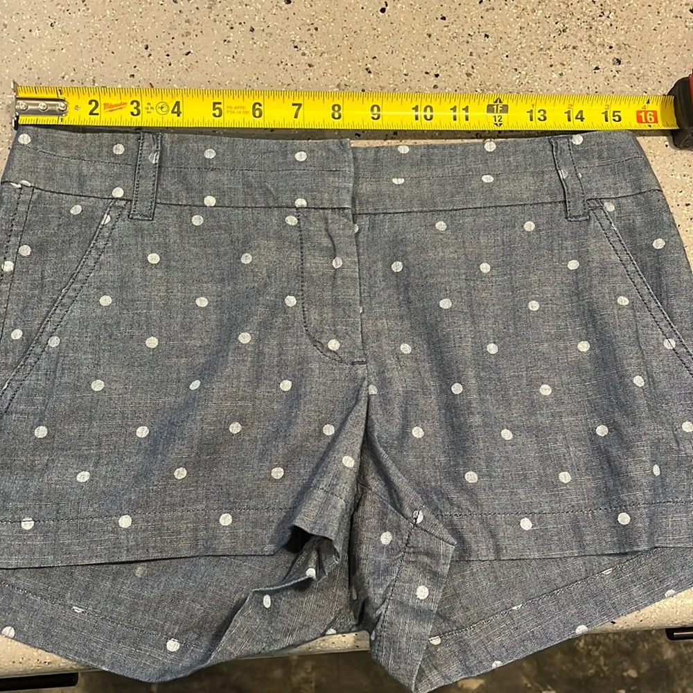 J. CREW LOW RISE SHORTS BLUE WITH WHITE POLKA DOTS SIZE 4
